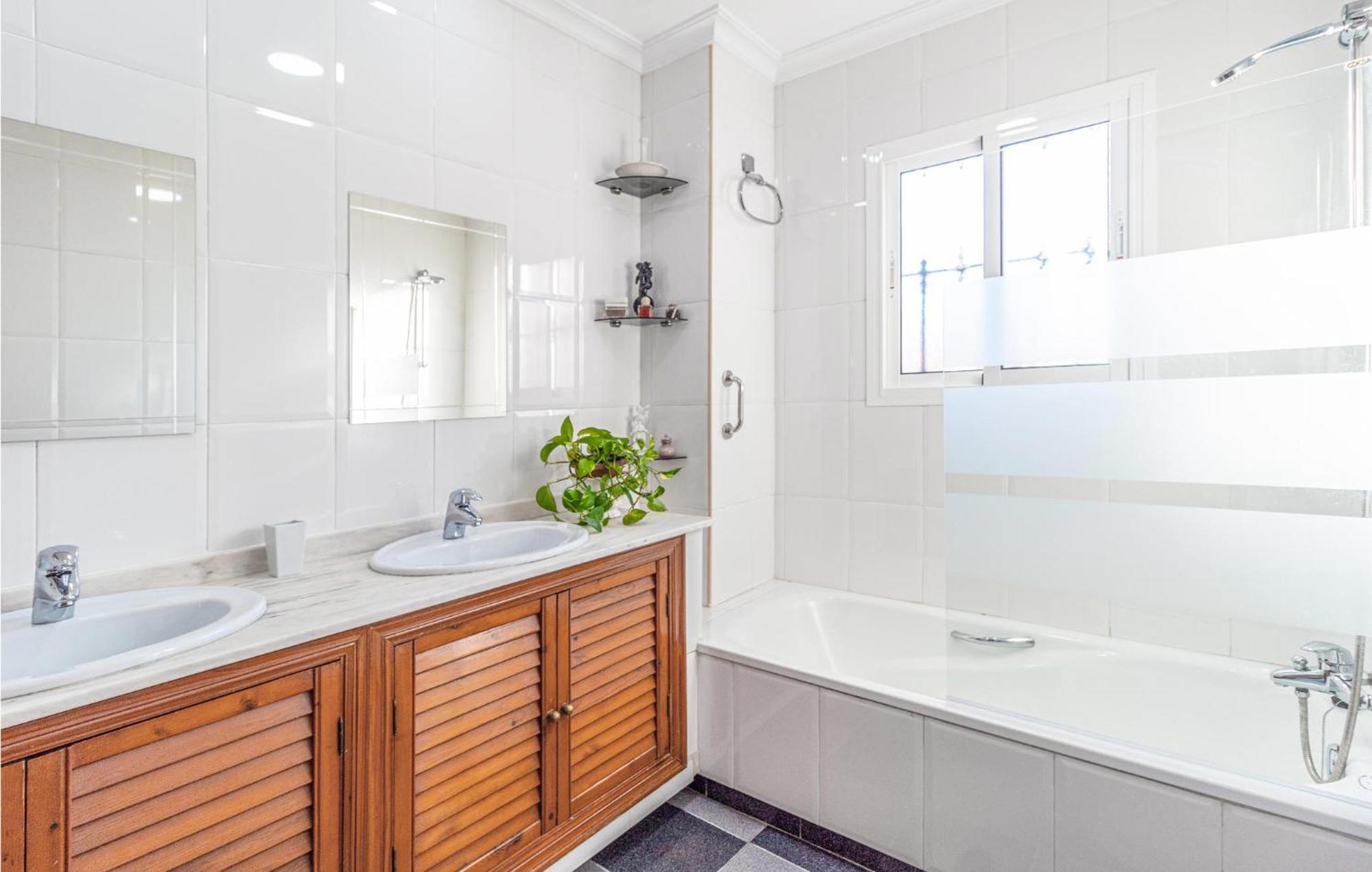Stunning Home In Mlaga With 2 Bedrooms And Wifi Málaga Exterior foto
